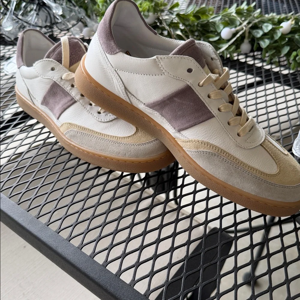 😃NWOT COLLEGIUM x DISCORD Sneakers - Picture 3 of 5
